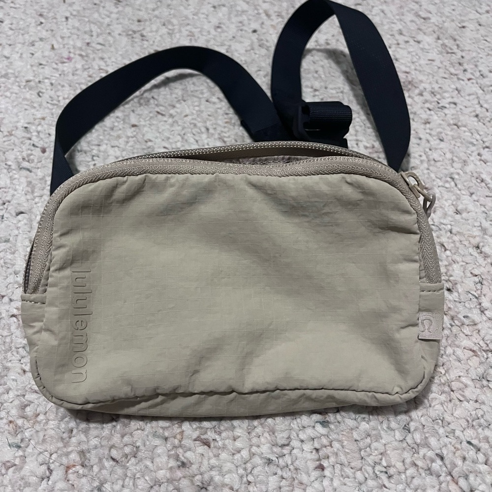 Lululemon Mini Belt Bag